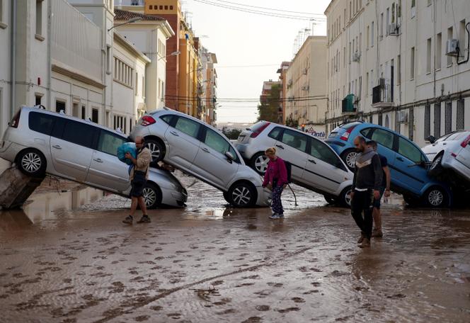 Lors des inondations dans le quartier De La Torre, au sud de Valence, en Espagne, le 30&nbsp;octobre 2024. 
