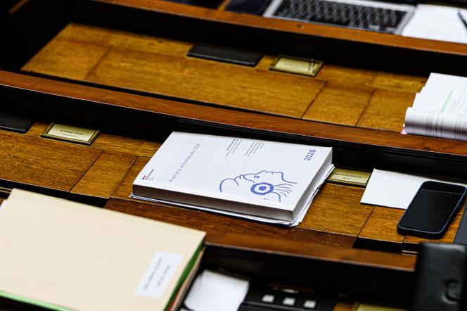 Un exemplaire du projet de loi de finances pour 2026, à l’Assemblée nationale, à Paris, le 25 octobre 2025.