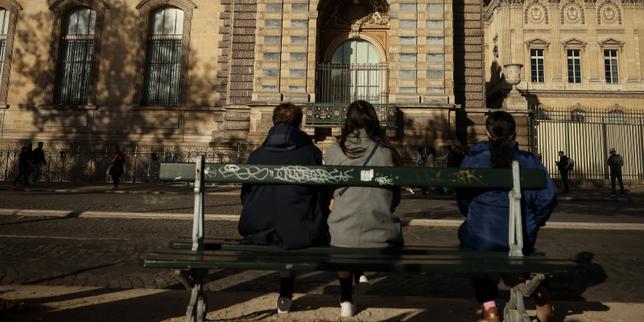 Louvre jewelry theft: Multiple suspects arrested