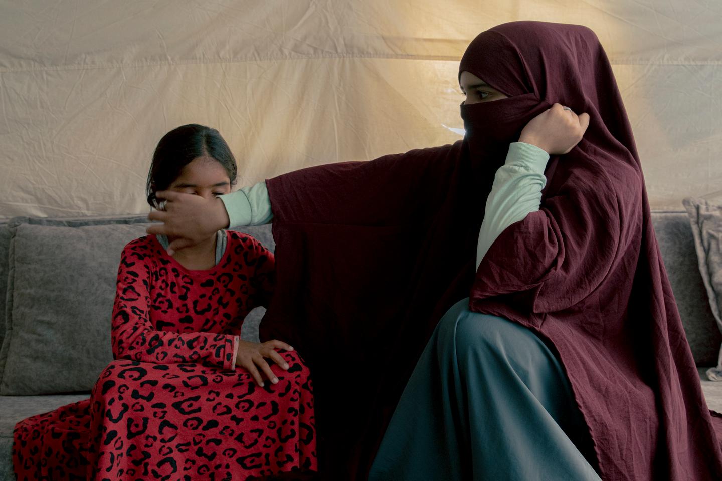 En Syrie, dans le camp de Roj, le sort suspendu des femmes de djihadistes