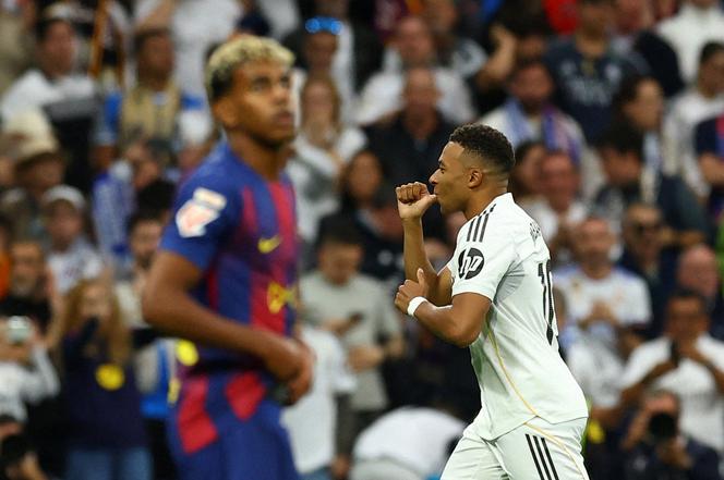 Kylian Mbappé et le Real Madrid se sont imposés face au FC Barcelone de Lamine Yamal (au premier plan), dimanche 26 octobre 2025, dans le cadre du championnat d’Espagne.