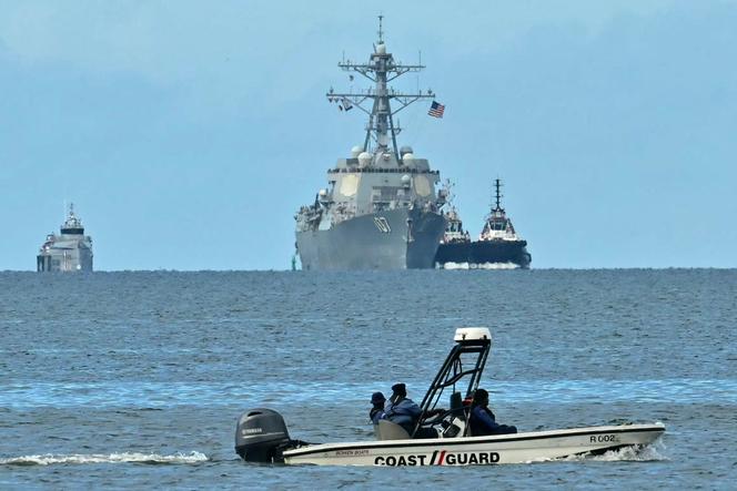 Le navire de guerre américain USS « Gravely », lors de son arrivée à Port of Spain, capitale de Trinité-et-Tobago, le 26 octobre 2025.
