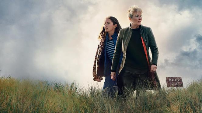 Ruth Wilson et Emma Thompson dans « Down Cemetery Road ».
