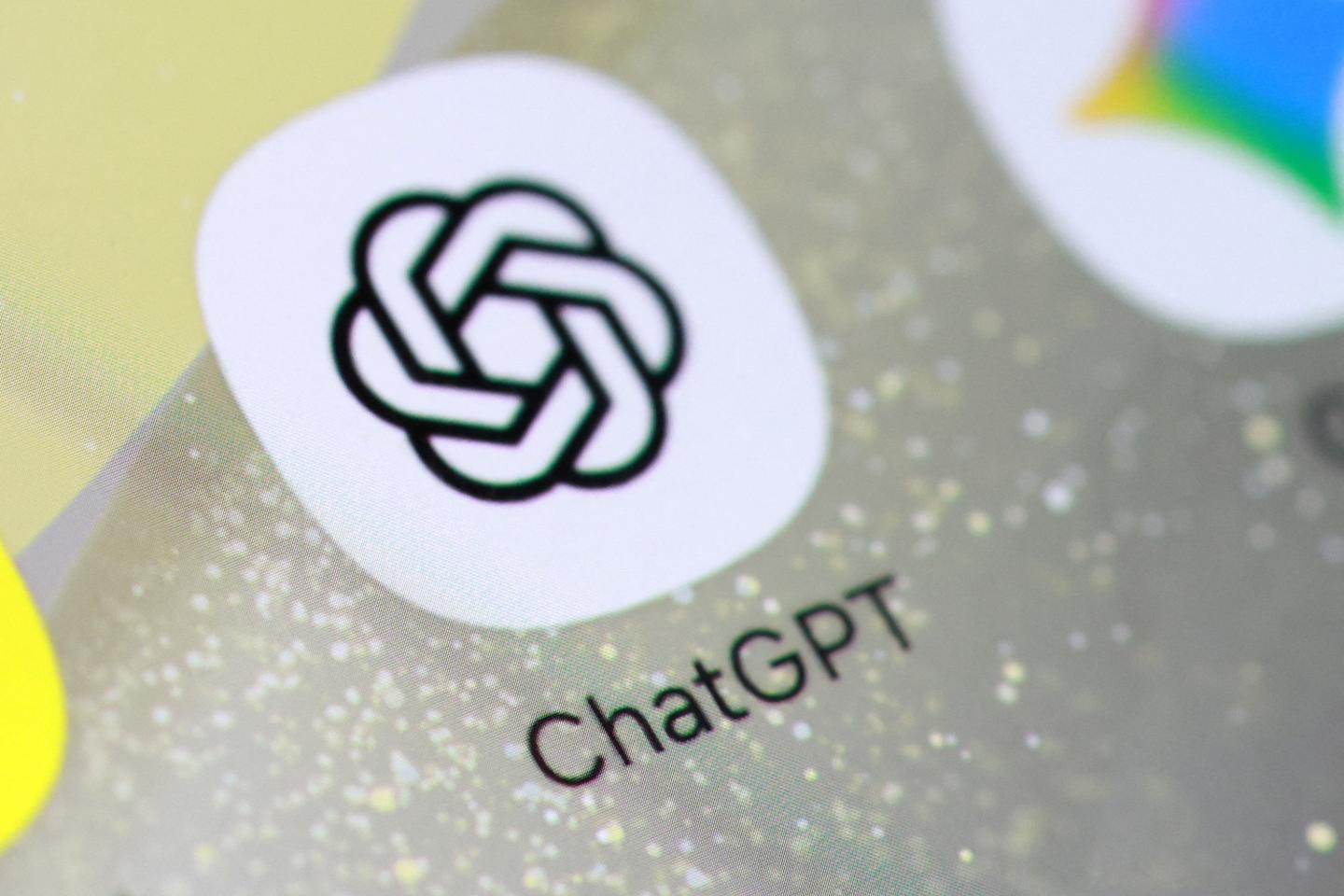 ChatGPT lance son « App Store » : à quoi sert l’intégration de Spotify, Booking ou AllTrails