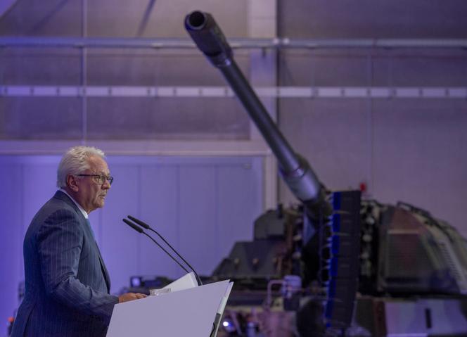 Armin Papperger, PDG de Rheinmetall AG, lors de l’inauguration de la nouvelle usine de munitions d’artillerie du groupe, le 27 août 2025 à Unterluess, en Allemagne. 
