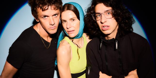 Avec l’album « Some Like It Hot », Bar Italia troque ses guitares dissonantes contre des riffs accrocheurs