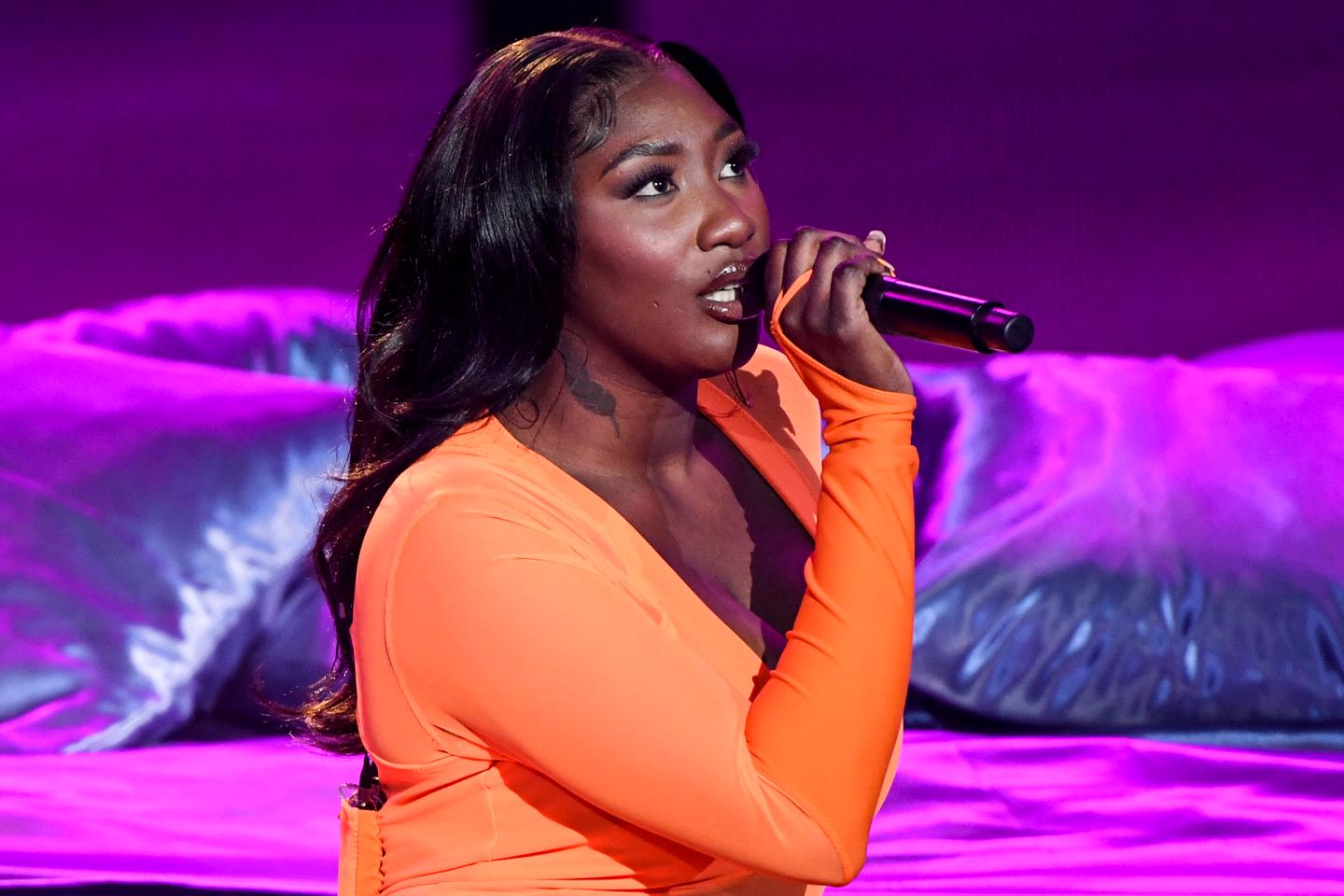 Derrière les 100 chansons les plus écoutées en France, une industrie du disque très...