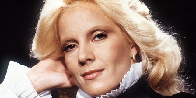 Sylvie Vartan dans « Le Monde », des salles de concerts saccagées aux soirées Maritie et Gilbert Carpentier