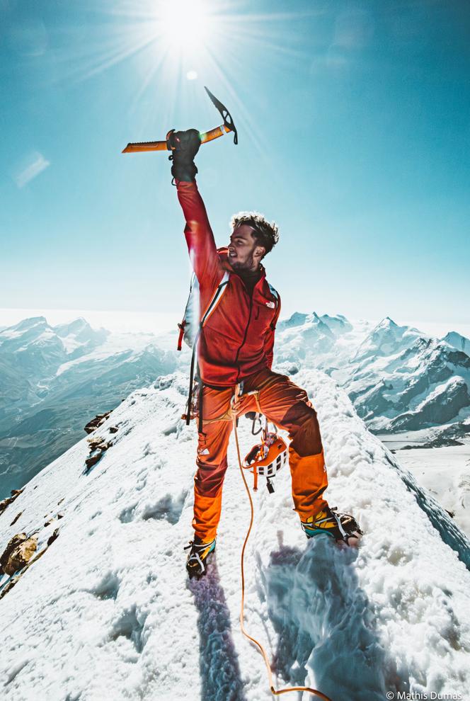 Image extraite du documentaire « Kaizen », retraçant l’ascension de l’Everest par le youtuber Inoxtag. 