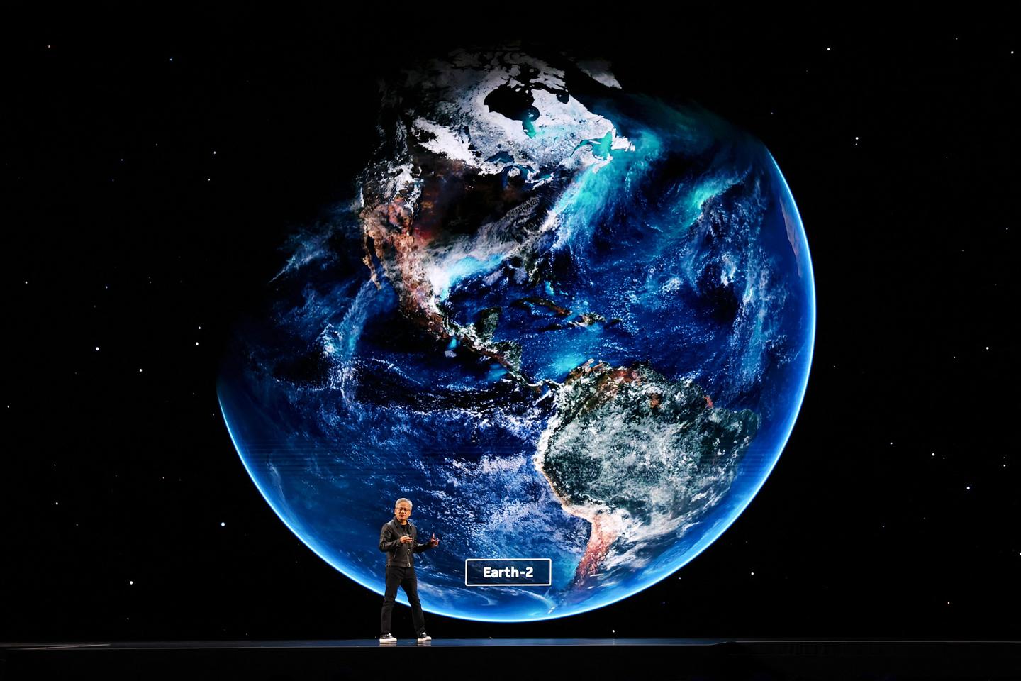 Nvidia, multinationale américaine des puces électroniques, devient la première entreprise à dépasser les 5 000 milliards de dollars de capitalisation boursière