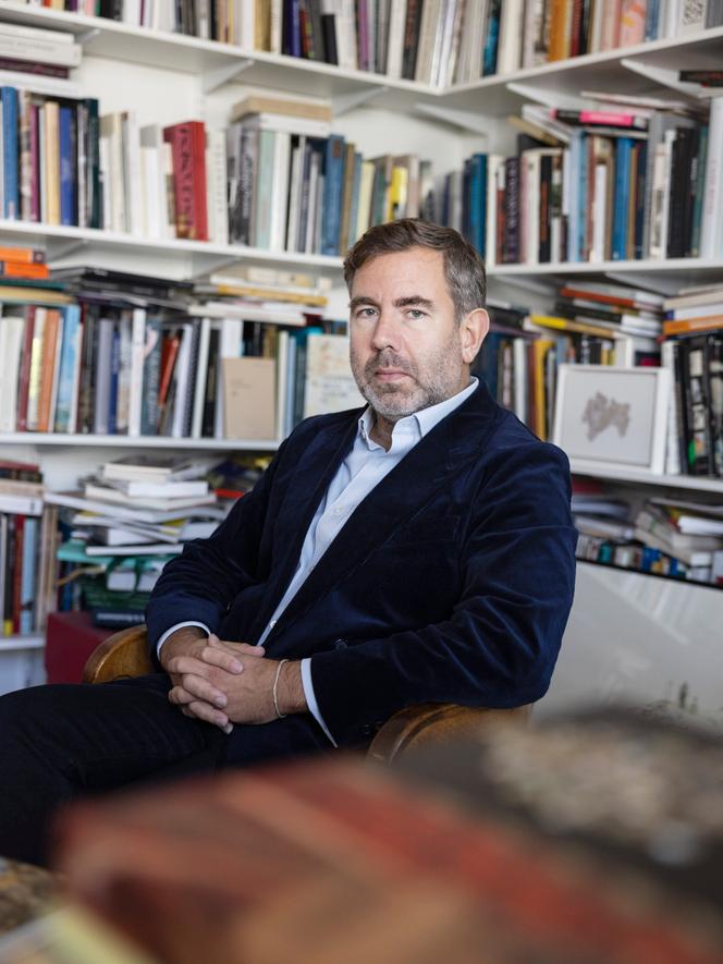 Olivier Gabet, directeur du département des objets d’art du Musée du Louvre, dans son bureau, à Paris, le 27 octobre 2025. 
