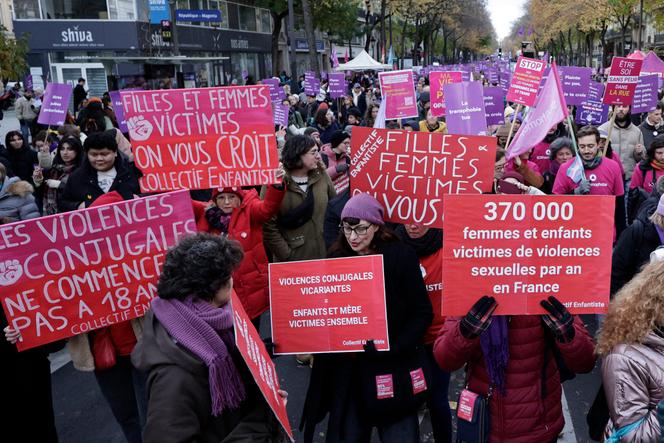 Lors d’une manifestation contre les violences faites aux femmes, à Paris, le 23 novembre 2024.