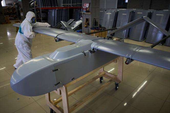 Un drone de combat FP-1 dans l’usine de fabrication de Fire Point ,en Ukraine, le 18 août 2025.