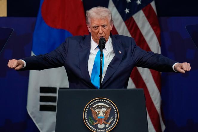 Le président des Etats-Unis, Donald Trump, s’exprime lors du sommet des dirigeants de la Coopération économique Asie-Pacifique (APEC) à Gyeongju, en Corée du Sud, le mercredi 29 octobre 2025. 