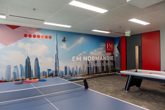La salle de jeux de l’EM Normandie, à Dubaï (Emirats arabes unis), le 15 octobre 2025.