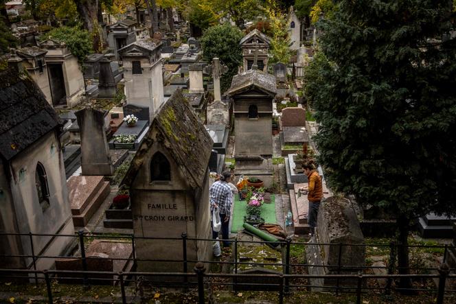 Au cimetière de Montmartre, à Paris, le 29 octobre 2025. 