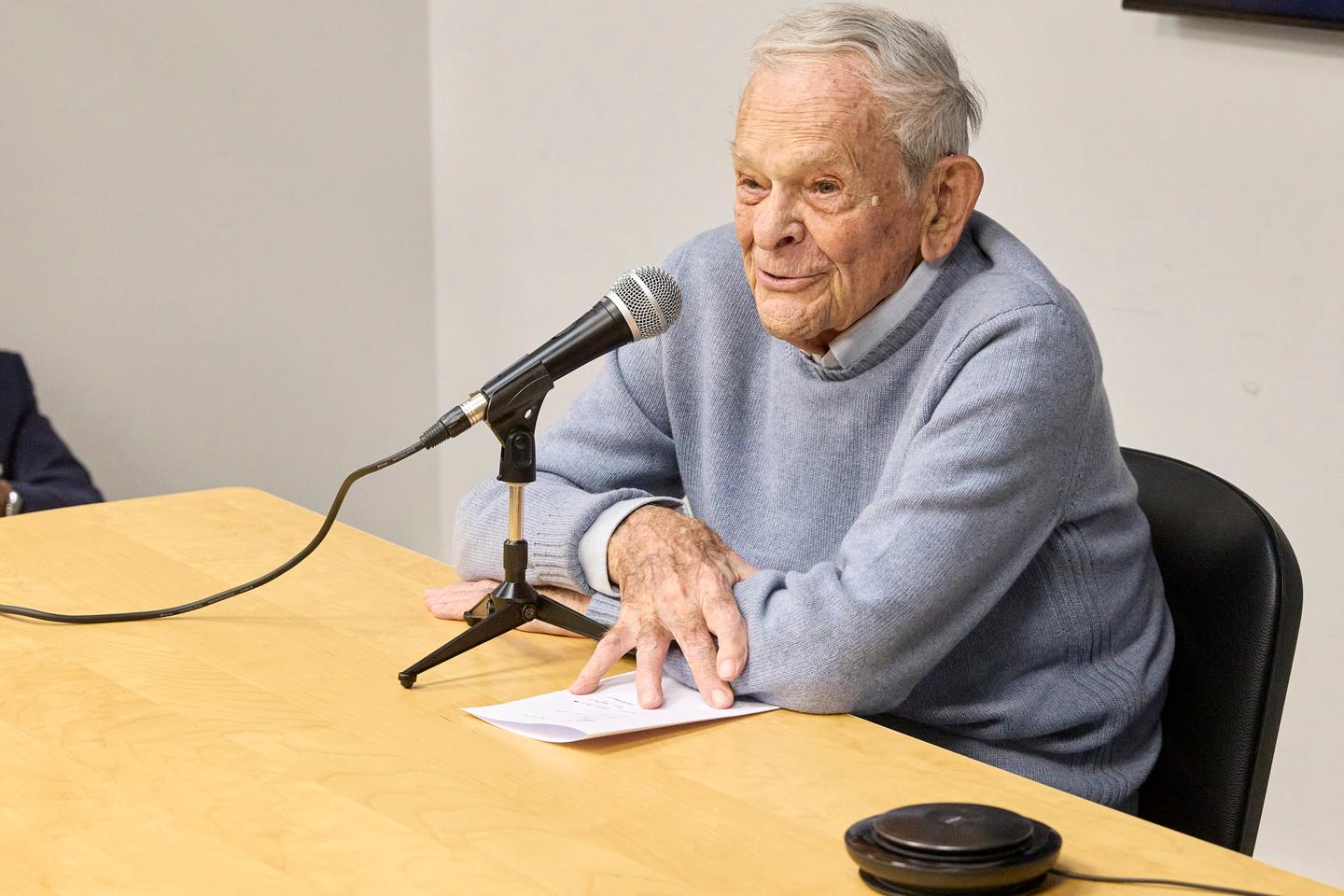 A « Challenges », les journalistes défendent leur charte éditoriale face à leur futur actionnaire LVMH