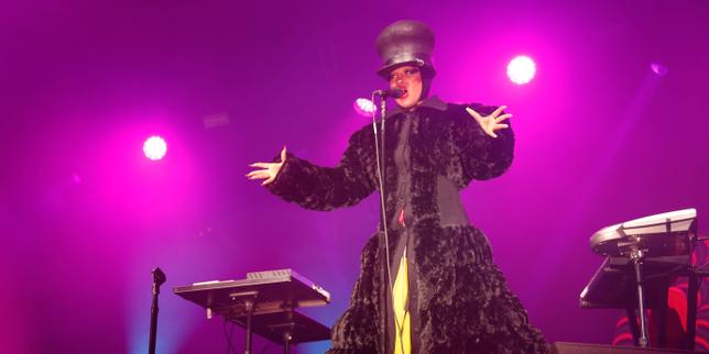 La néo soul revit avec Erykah Badu en concert à Paris