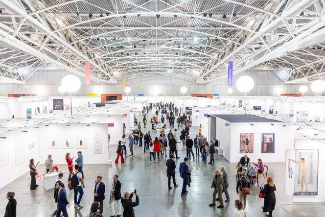 Vue d’ensemble de la foire Artissima de Turin en novembre 2024.