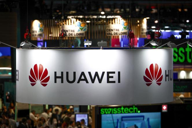 Sur le stand de la multinationale chinoise Huawei, lors du salon VivaTech, consacré aux startups et à l’innovation technologique, à Paris, le 11 juin 2025. 