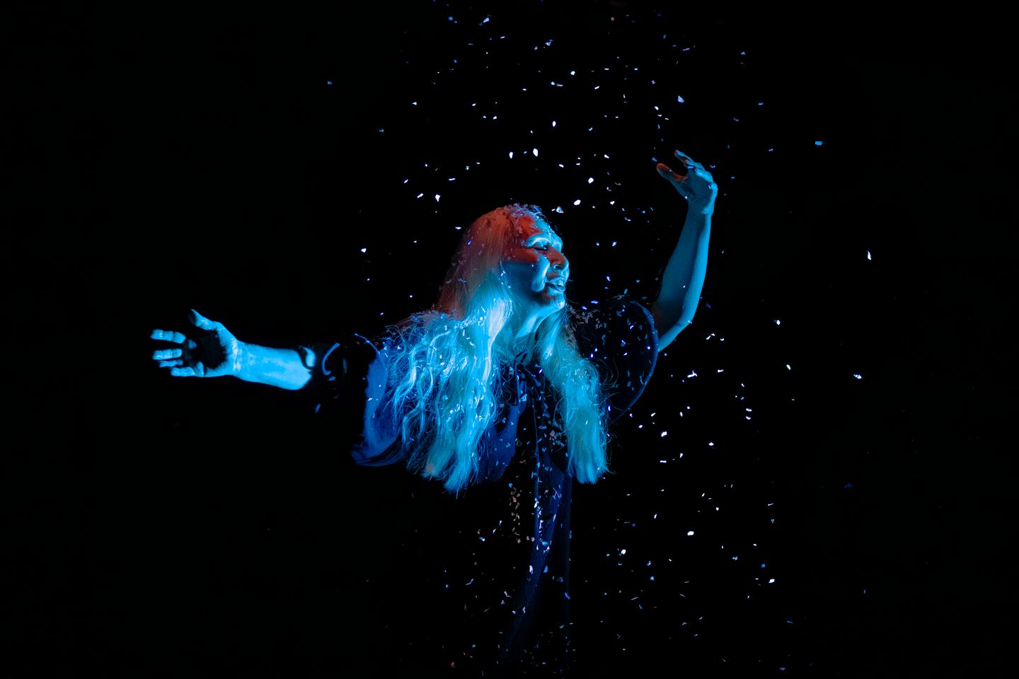 Avec « I’m Fine », les acteurs russes du KnAM Théâtre conjurent le traumatisme de l’exil Avec « I’m Fine », les acteurs russes du KnAM Théâtre conjurent le traumatisme de l’exil