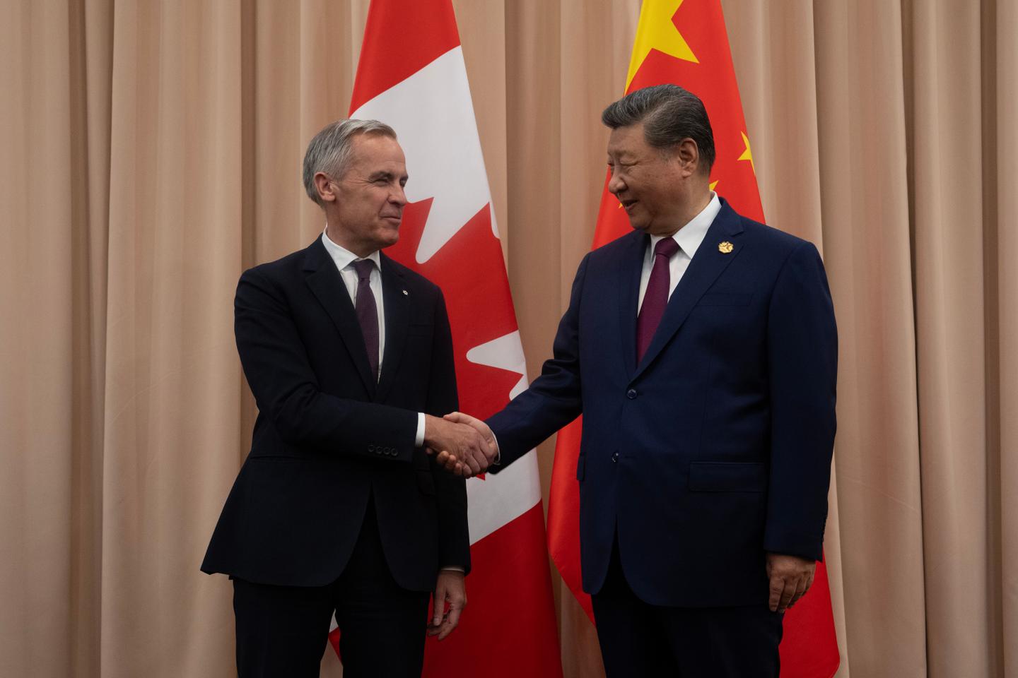 Asia-Pacific countries torn between risks from both US and China