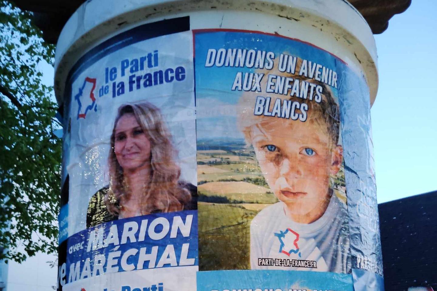 Affiche « enfants blancs » : relaxe pour un candidat d’extrême droite aux législatives