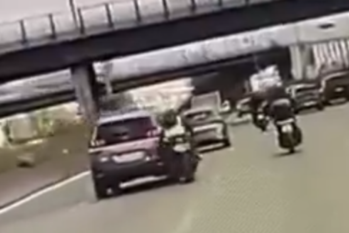 Motard percuté sur l’A4 : deux policiers placés sous contrôle judiciaire Motard percuté sur l’A4 : deux policiers placés sous contrôle judiciaire