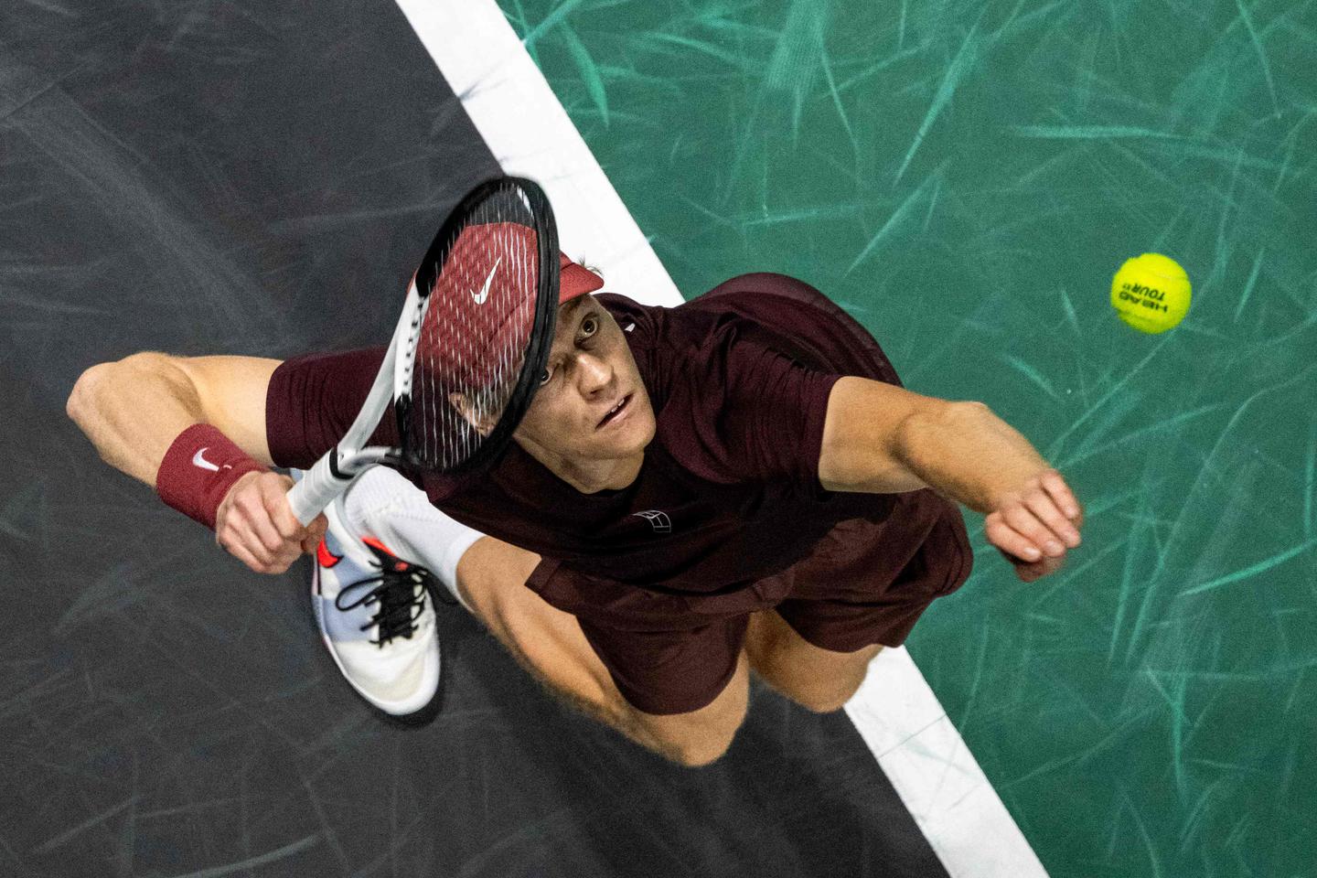 Jannik Sinner s’impose en maître du tennis indoor au Masters