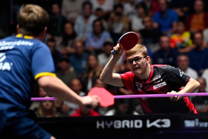 Alexis Lebrun (à droite), lors de son match face au Suédois Truls Moregard, lors du WTT Champions de Montpellier, à la Sud de France Arena de Pérols (Hérault), le 2 novembre 2025. 