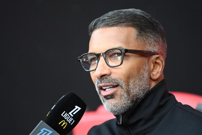 L’entraîneur du Stade rennais, Habib Beye, en conférence de presse avant la victoire du club breton face à Strasbourg (4-1), le 2 novembre 2025, lors de la 11ᵉ journée de Ligue 1.