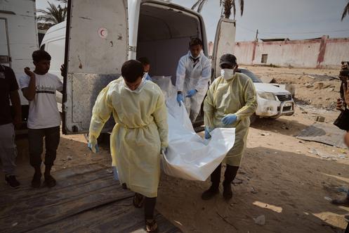 Des corps de Palestiniens non identifiés, rapatriés d’Israël à l’hôpital Al-Nasser de Khan Younès, dans la bande de Gaza, le 3 novembre 2025.