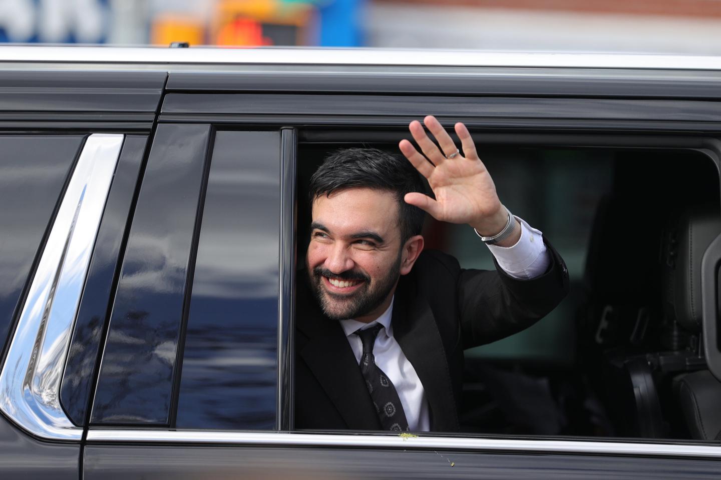 Elections municipales à New York : en quoi la ligne progressiste de Zohran Mamdani s’inscrit dans une tradition politique de gauche dans cette ville ? Comprendre en trois minutes