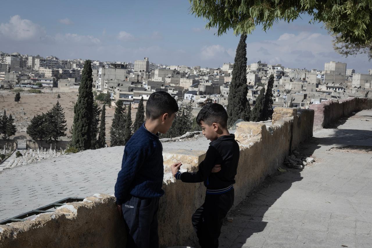 Le sud du quartier kurde de Cheikh-Maqsoud surplombe Alep et offre une position avantageuse aux Forces démocratiques syriennes, en cas de confrontation avec les forces gouvernementales. A Alep (Syrie), le 25 octobre 2025.