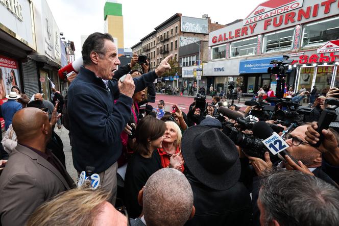 Andrew Cuomo, ancien gouverneur de New York, candidat indépendant, dans le quartier de Washington Heights, à New York, le 3 novembre 2025. 