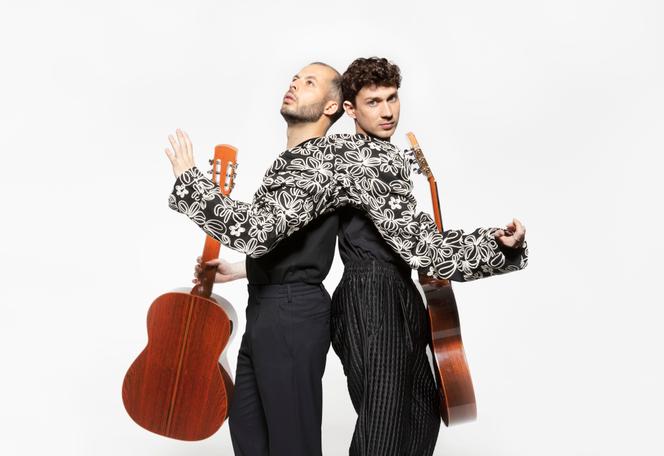 Les guitaristes Antoine Morinière et Thibaut Garcia, en juin 2025.