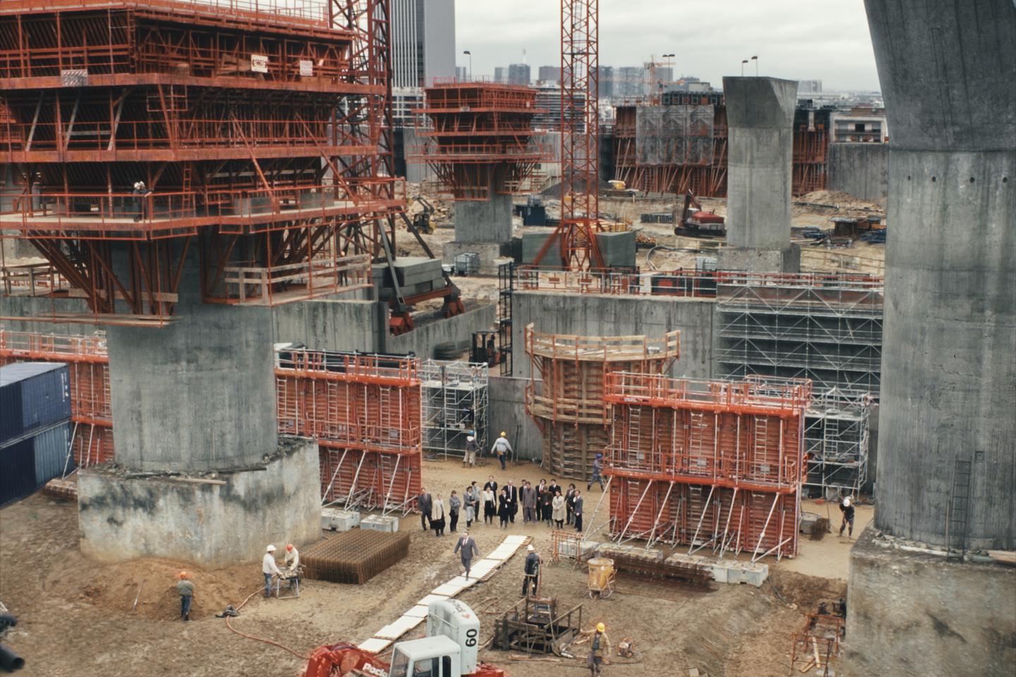 Dans « L’Inconnu de la Grande Arche », Stéphane Demoustier filme une cohabitation houleuse entre le prince et son architecte