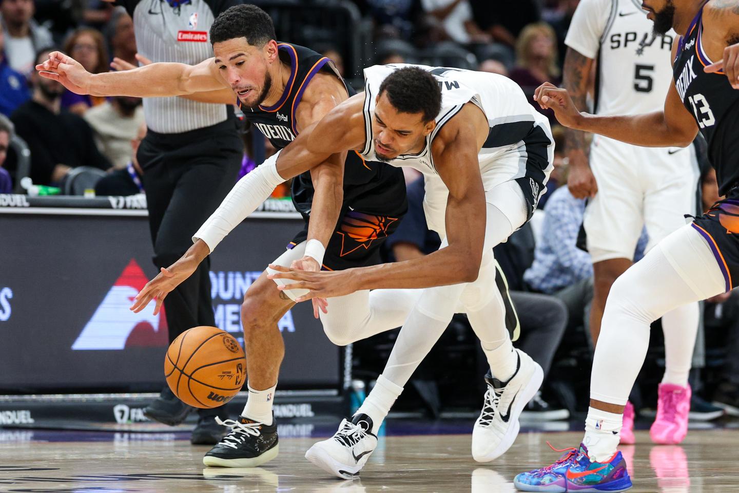 Victor Wembanyama sous l’éteignoir pour la première défaite de la saison des San Antonio Spurs Victor Wembanyama sous l’éteignoir pour la première défaite de la saison des San Antonio Spurs