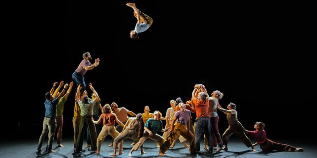 Avec « Le Pas du monde », la magie apaisante de la compagnie XY sous le chapiteau de La Villette