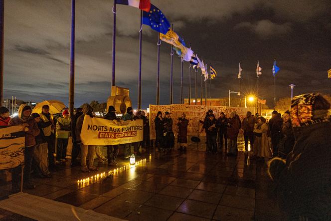 Marche, le 23 novembre 2024 à Dunkerque (Nord), en hommage aux 27 migrants morts dans la manche le 24 novembre 2021. 