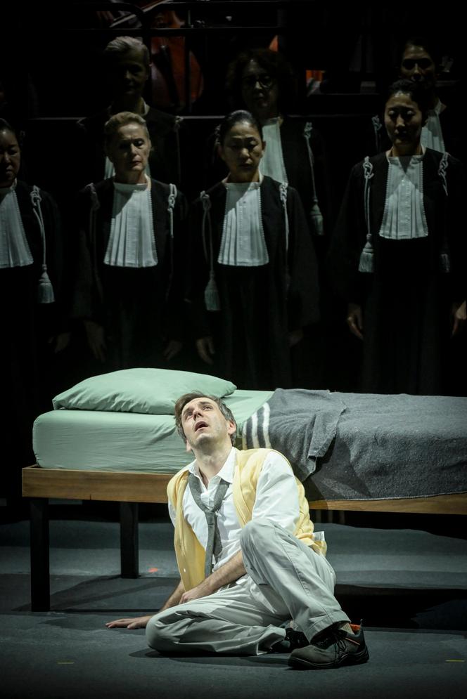 Silvia Costa's 'La Damnation de Faust' Falls Flat at Théâtre des Champs-Élysées