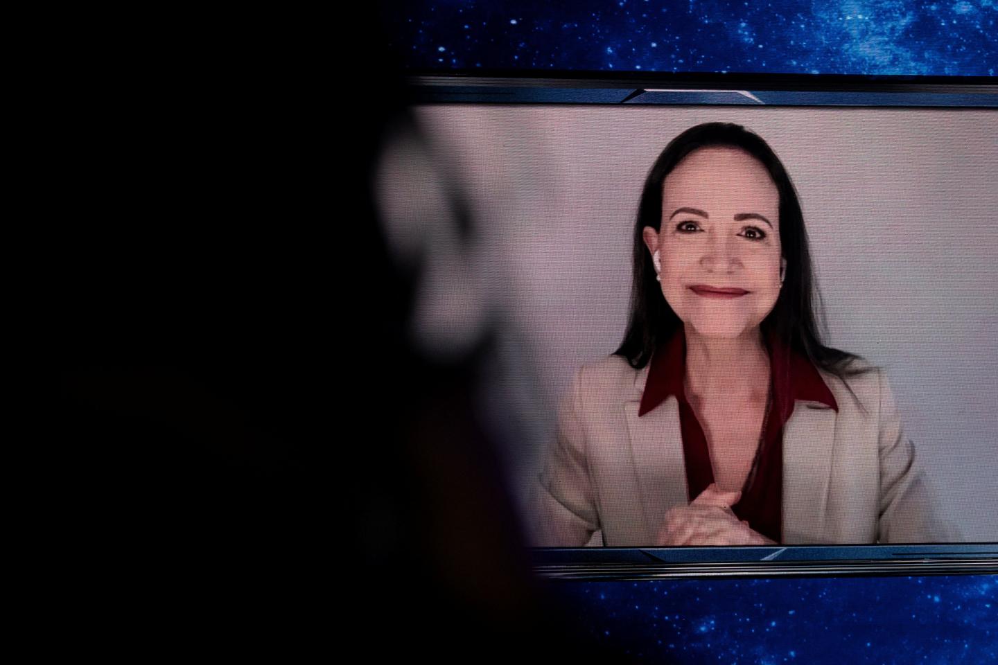 Maria Corina Machado menacée d’être déclarée « fugitive » si elle quitte le Venezuela pour recevoir le prix Nobel de la paix