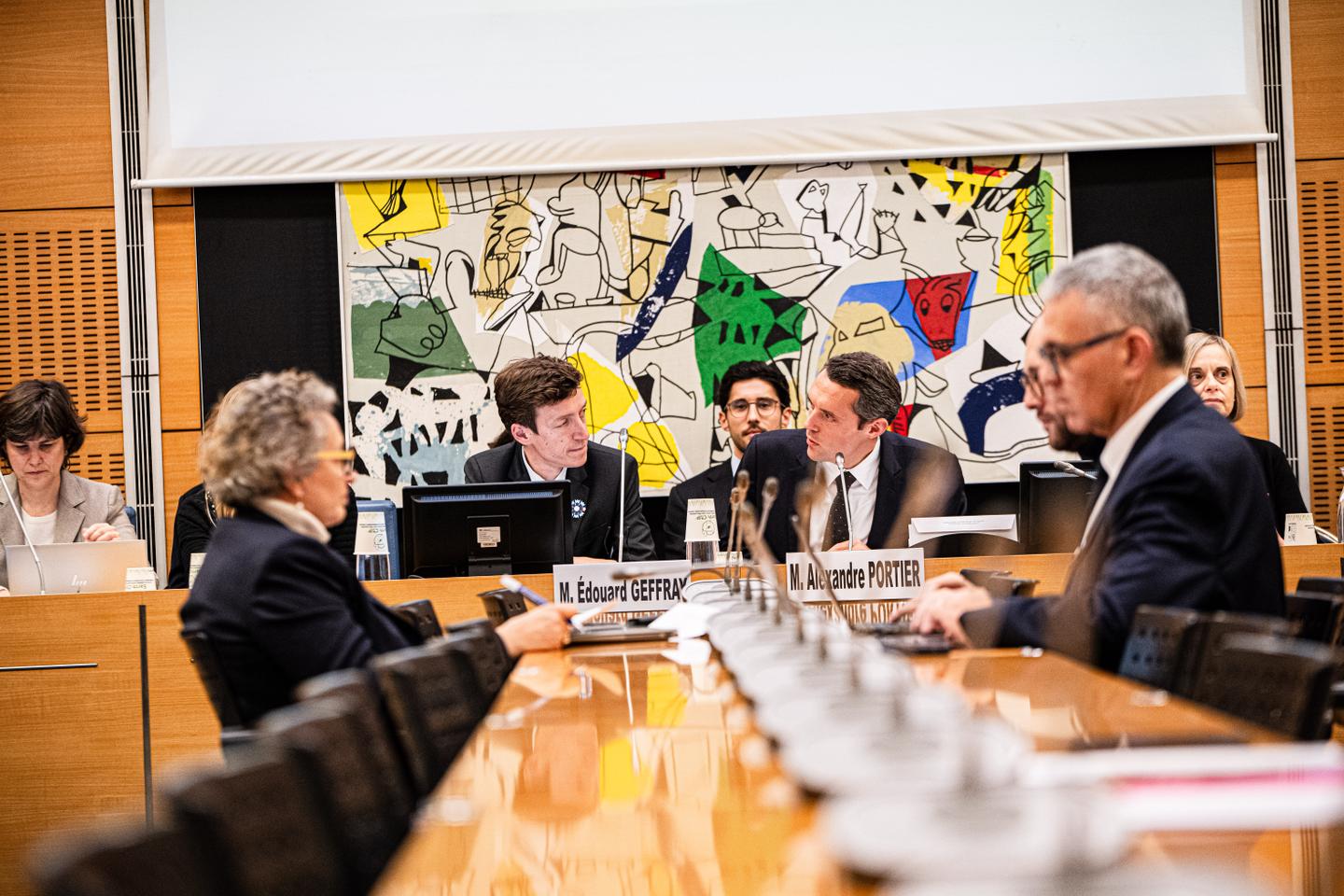 Budget 2026 : à l’Assemblée et au Sénat, la bataille autour des suppressions de postes d’enseignants