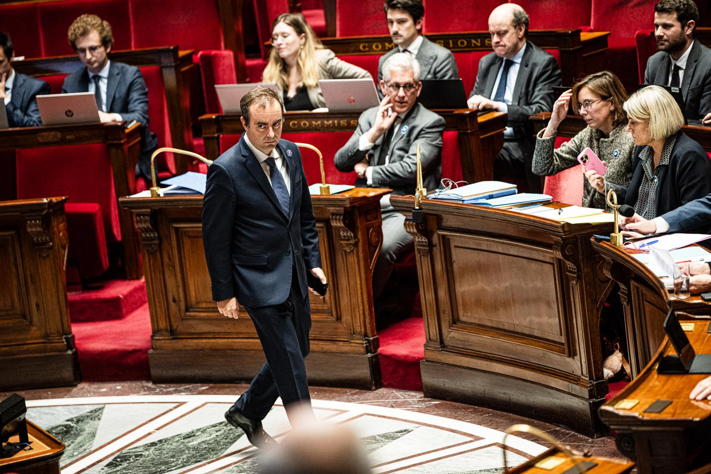 Sébastien Lecornu veut annuler des crédits de 4,2 milliards d’euros pour tenir le déficit 2025 Sébastien Lecornu veut annuler des crédits de 4,2 milliards d’euros pour tenir le déficit 2025