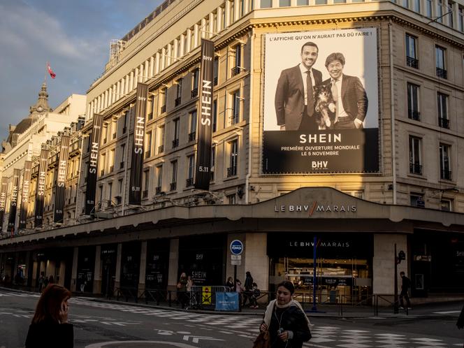 Devant le BHV, à Paris, le 5 novembre 2025.