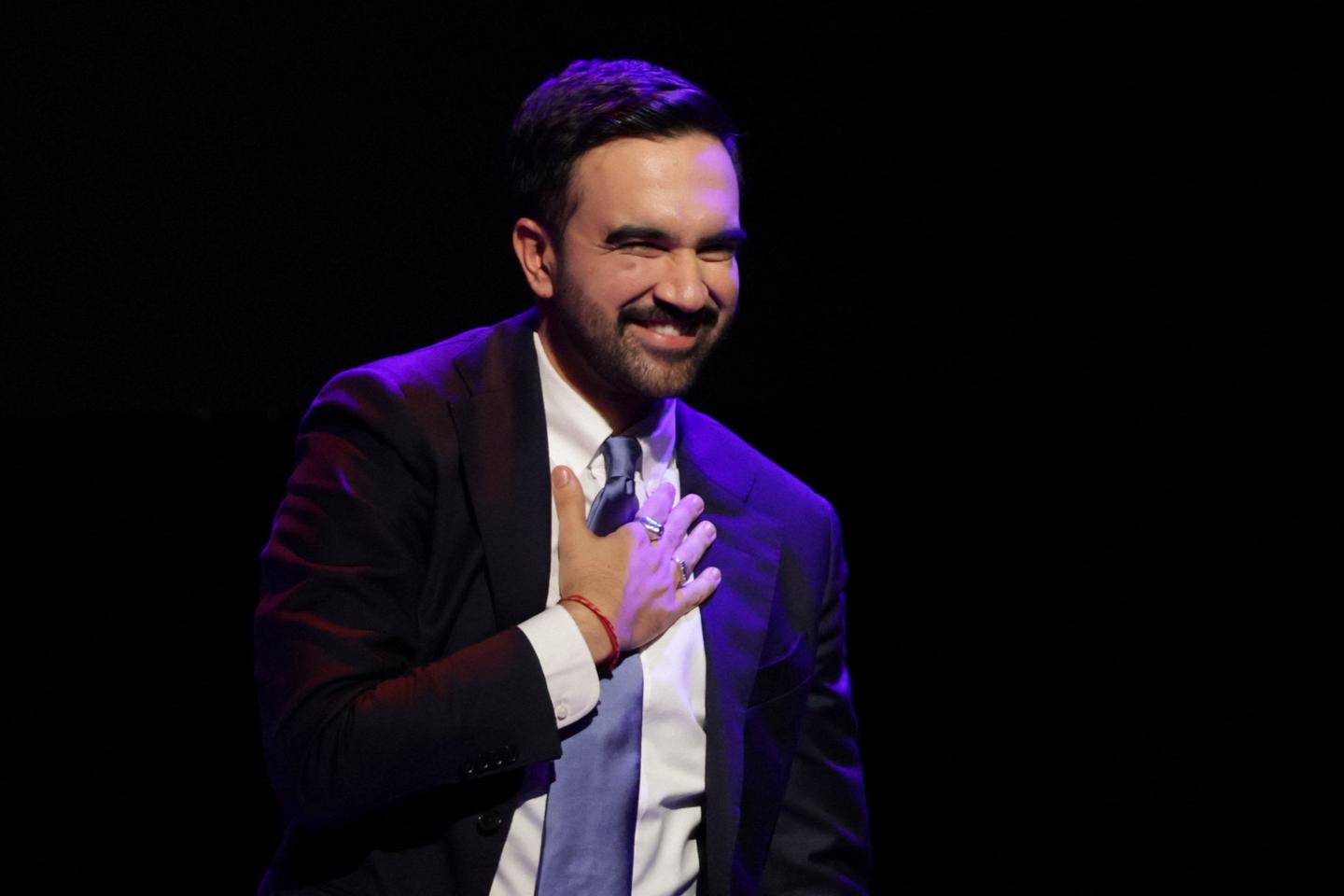 Après l’élection de Zohran Mamdani à New York, « insoumis » et écologistes se félicitent de la victoire d’une « gauche de rupture »