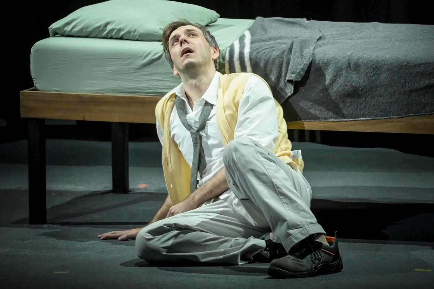 Silvia Costa signe une bien dÃ©cevante Â«Â Damnation de FaustÂ Â» au ThÃ©Ã¢tre des...