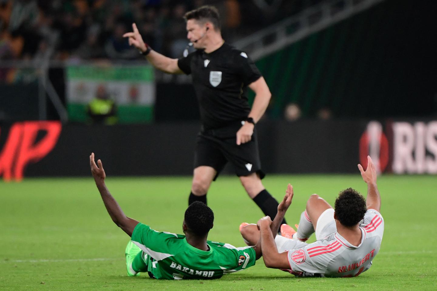 Lyon, Lille et Nice battus en Ligue Europa, Strasbourg sauve la soirée européenne des clubs français