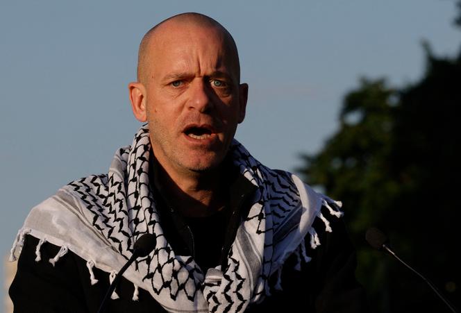 Salah Hamouri, lors d’une manifestation, à Paris, le 6 mai 2025.