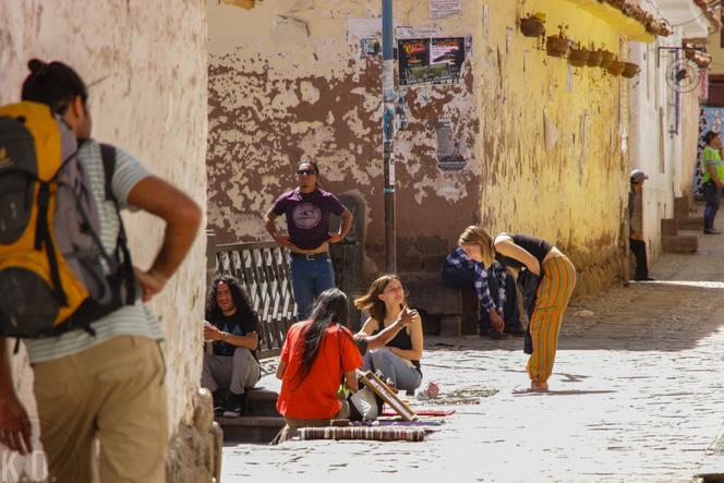 On a street in Cuzco, a tourist city in Peru, near Machu Picchu, research site of researcher Juliette Roguet. 